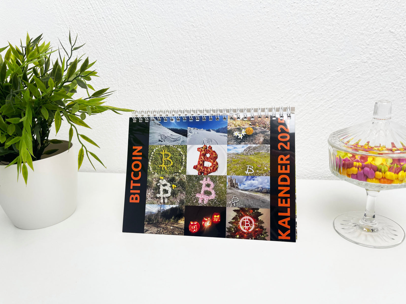 Desk Bitcoin Photo Calendar (2025)